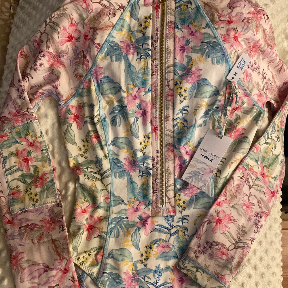 Hurley Hawaiian hibiscus One piece swimsuit
